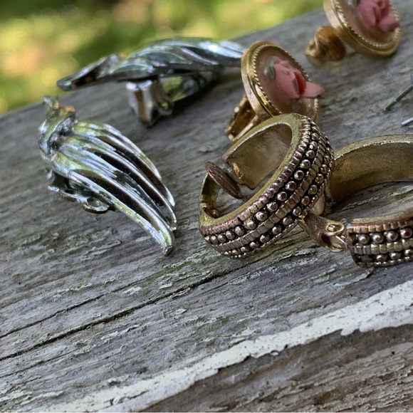 Vintage Earring Lot, in fair condition in need of repairs. Clip ons - Picture 3 of 6